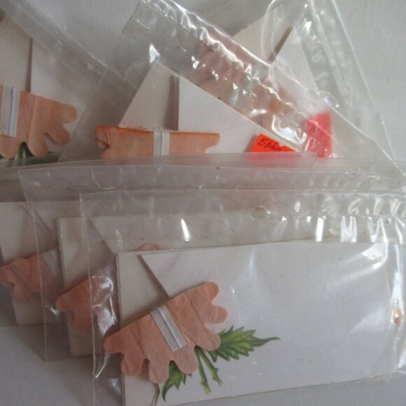 Pinks & Reds, Wedding Place Holders, Floral, Accent, Event, Decor, Vintage - Picture 8 of 9